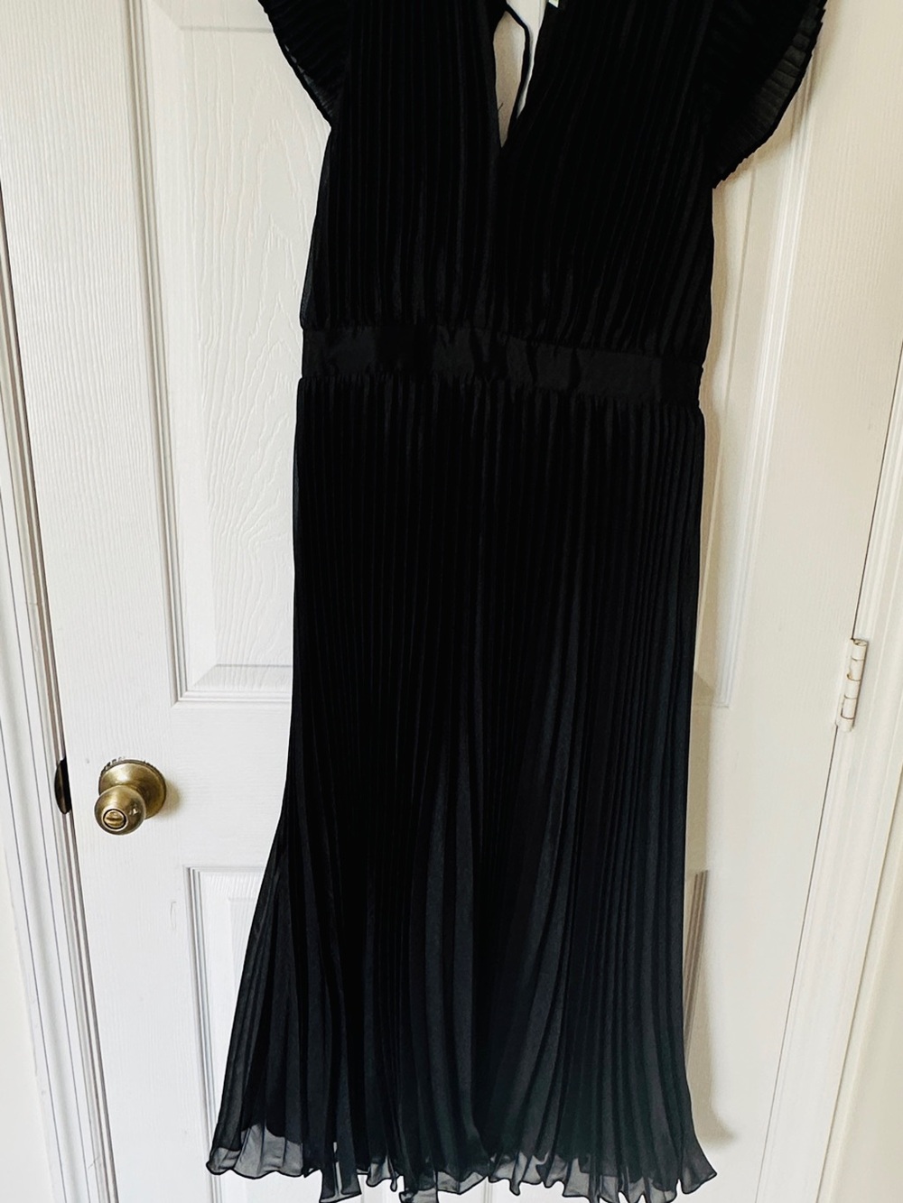 Adelyn Rae Black Pleated V-Neck Maxi Dress